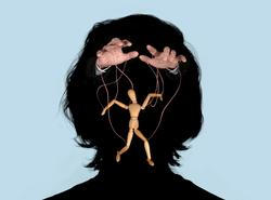 Kláru nechal přítel v chaosu otázek schválně. A právě to byl jeho poslední trik