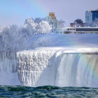 Zamrznou někdy Niagarské vodopády? Mrazivá scéna láká návštěvníky