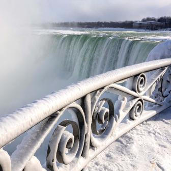 Zamrznou někdy Niagarské vodopády? Mrazivá scéna láká návštěvníky