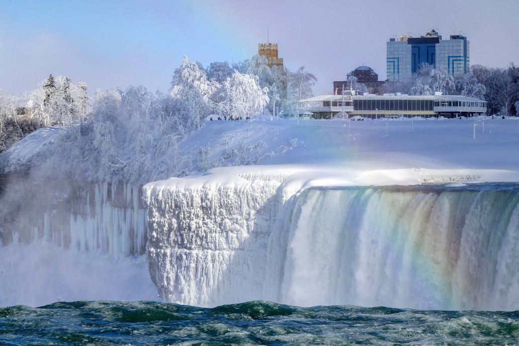 Zamrznou někdy Niagarské vodopády? Mrazivá scéna láká návštěvníky