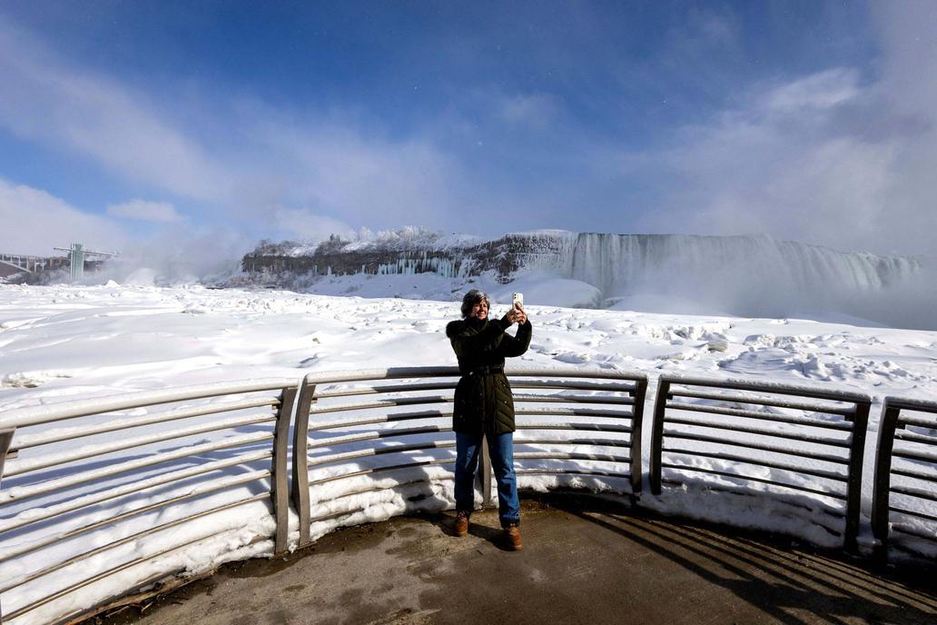 Zamrznou někdy Niagarské vodopády? Mrazivá scéna láká návštěvníky