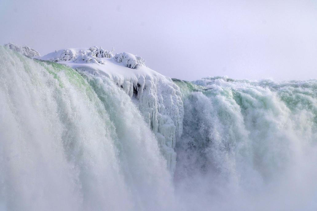 Zamrznou někdy Niagarské vodopády? Mrazivá scéna láká návštěvníky