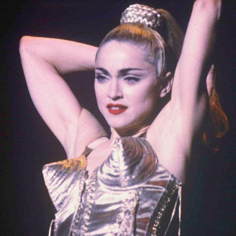 V roce 2000 píseň American Pie nazpívala i Madonna, která s ní okamžitě ovládla hitparády.