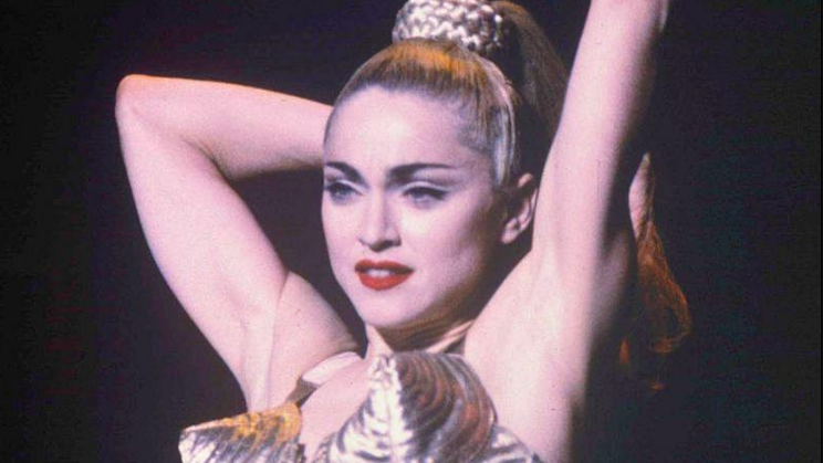 V roce 2000 píseň American Pie nazpívala i Madonna, která s ní okamžitě ovládla hitparády.