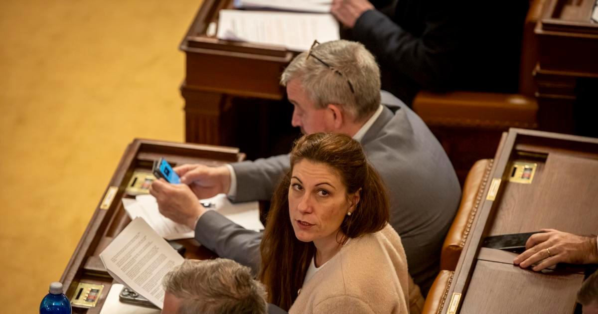 Neklidný den Decroix. Po kritice ANO připomněla Babišovi i Schillerové jejich hříchy