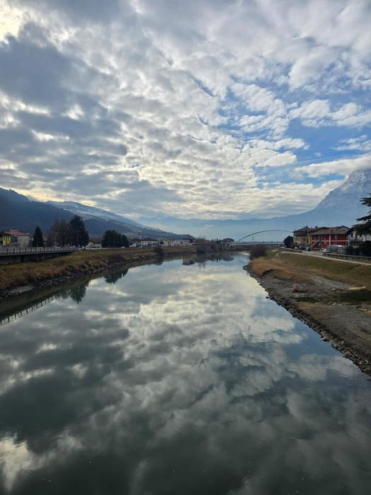 Právě během krizového čtvrtého dne za ním dorazili fanoušci, pozvali ho na sekanou v housce, na kapučíno a zaplatili mu ubytování. „Někdy na mě lidi čekají u značek, až tam dojdu,“ říká.