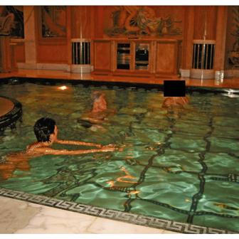 Epsteinovy VIP fotky: archiv, který neměl nikdy vyjít na světlo