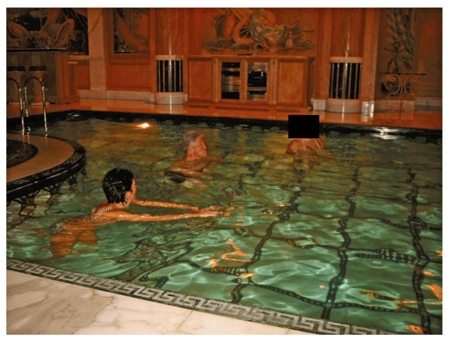 Epsteinovy VIP fotky: archiv, který neměl nikdy vyjít na světlo