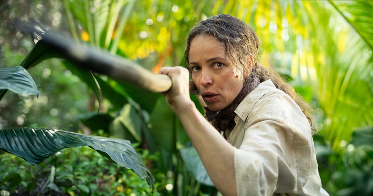 „Bylo to děsivé i vzrušující.“ Křehká McAdamsová v thrilleru SOS bojuje o přežití 