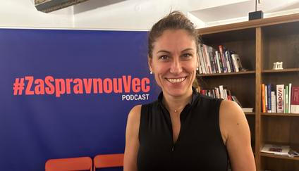 Poslankyně ODS Eva Decroix v úterním večeru, kdy reagovala na ostrou kritiku poslanců ANO. 