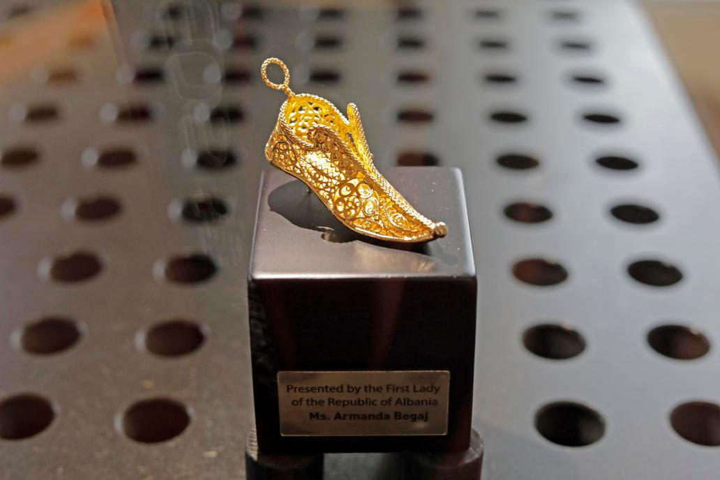 Pražský hrad, Rožmberský palác, Výstava prezidentských darů, 