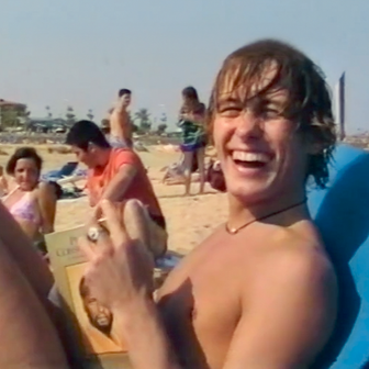 Třídílný dokumentární film Take That režíroval David Soutar. Prostřednictvím dosud nezveřejněných archivních záznamů mapuje vzestup, pád i nevídaný návrat jedné z nejslavnějších chlapeckých kapel z Velké Británie. 