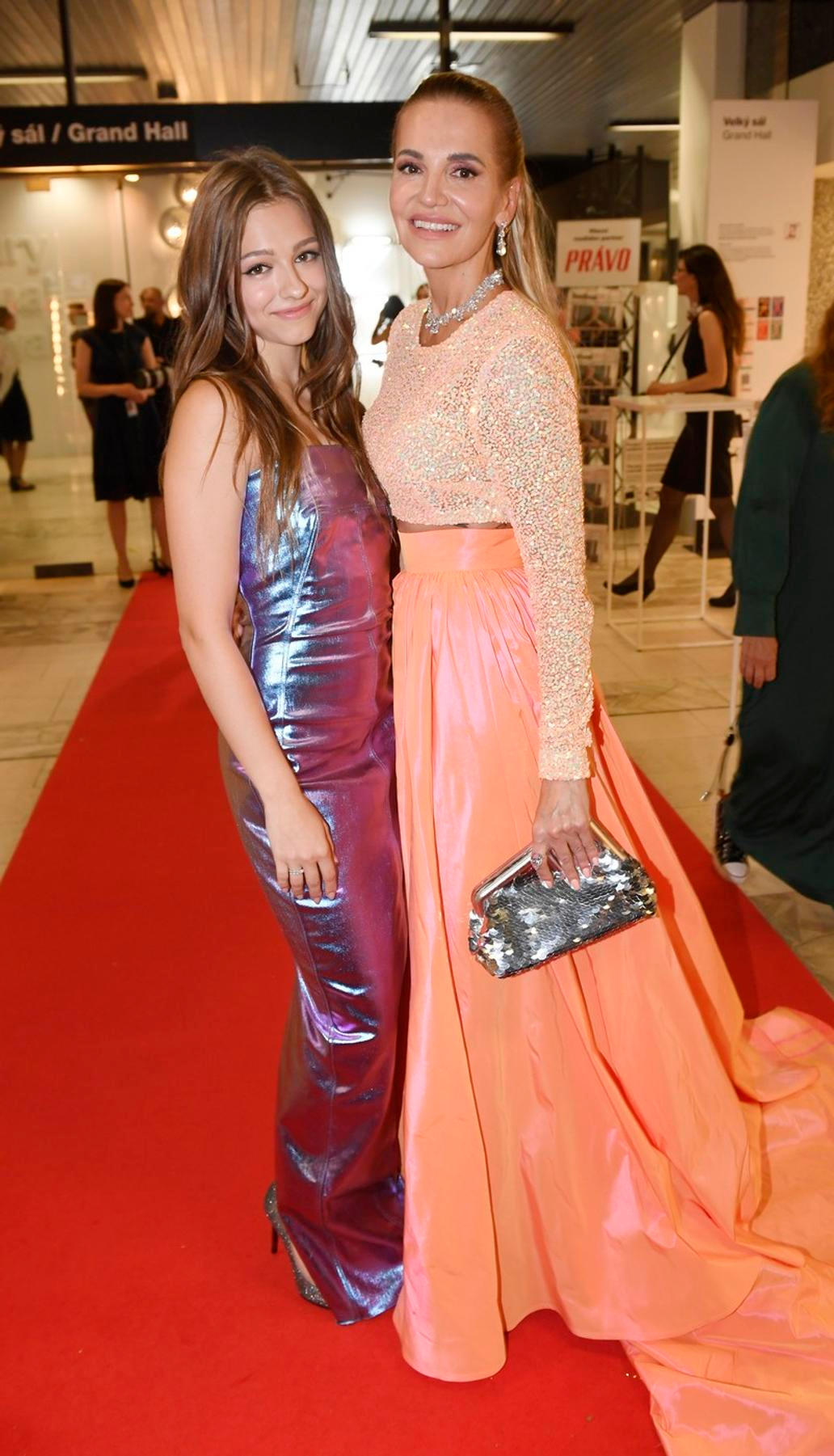 Dara Rolins, dcera Laura