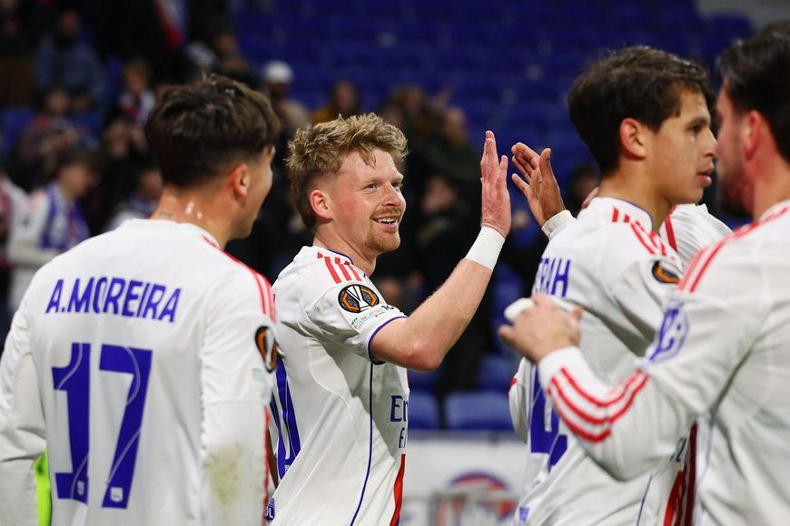 Šulc režíroval branku navzdory faulům. Lyon díky tomu zlomil odpor outsidera