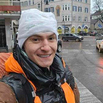 Nejde přitom o Nicův první dálkový pochod. Už absolvoval pouť do Santiaga de Compostela a během 189 dní ušel tři tisíce kilometrů z Nepálu do Arménie. 