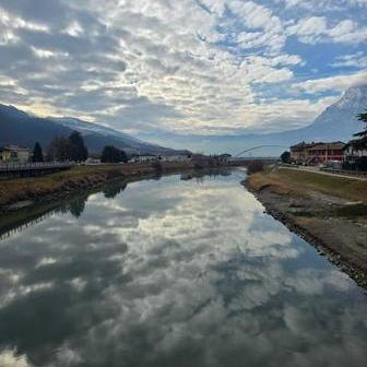 Právě během krizového čtvrtého dne za ním dorazili fanoušci, pozvali ho na sekanou v housce, na kapučíno a zaplatili mu ubytování. „Někdy na mě lidi čekají u značek, až tam dojdu,“ říká.