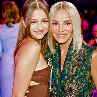 Na snímku zpěvačka Dara Rolins a její dcera Lola (Laura Homolová).