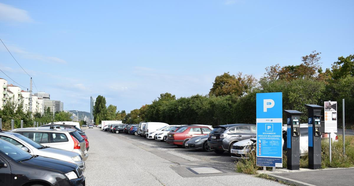 Jedete do Rakouska? Pozor na parkovací hodiny, za nesprávné hrozí tisícové pokuty