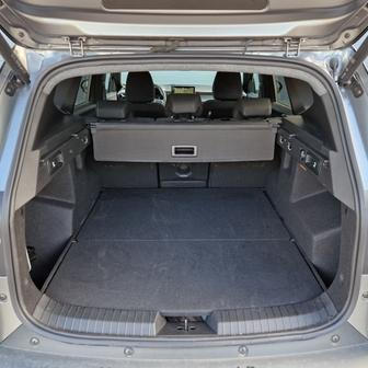 Díky velkému kufru je Bigster vhodným kandidátem na rodinné auto.