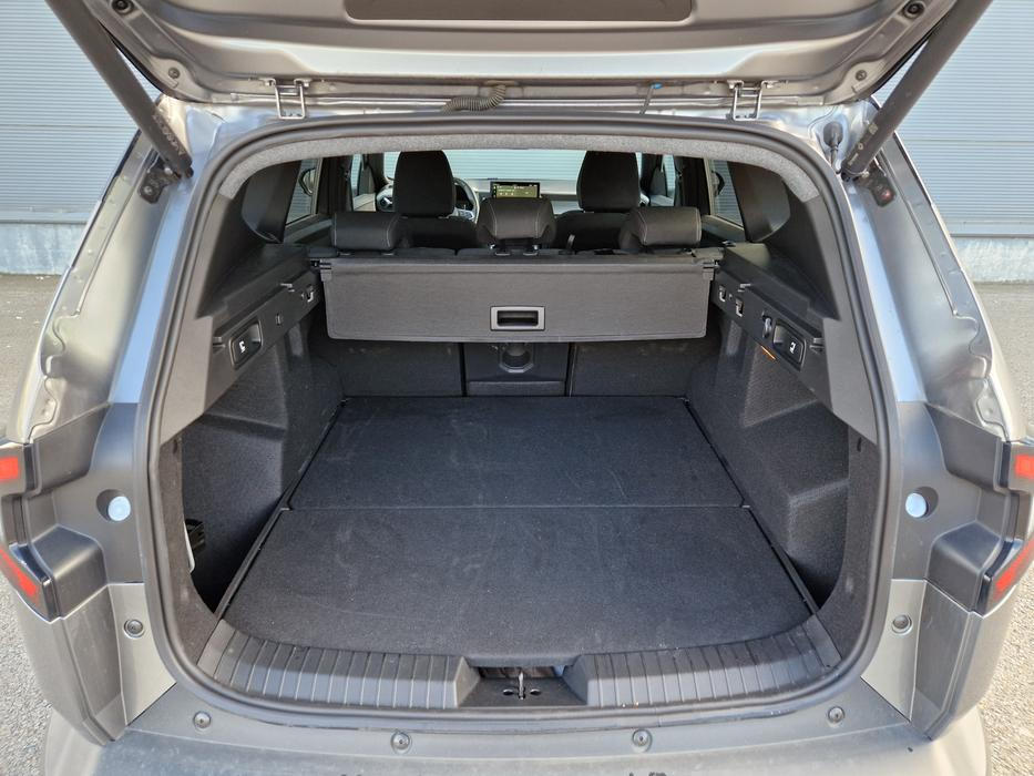 Díky velkému kufru je Bigster vhodným kandidátem na rodinné auto.