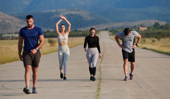 Chodit spolu. Společné tréninky pomohou rozšířit poznatky o tom, jak správně chodit.