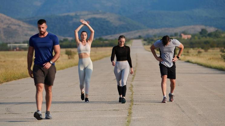 Chodit spolu. Společné tréninky pomohou rozšířit poznatky o tom, jak správně chodit.