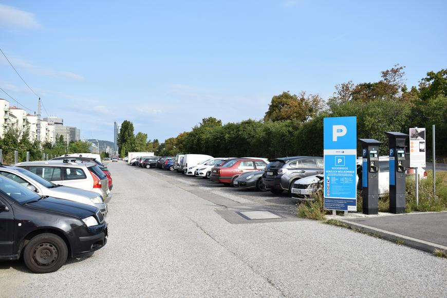 Jedete do Rakouska? Pozor na parkovací hodiny, za nesprávné hrozí tisícové pokuty