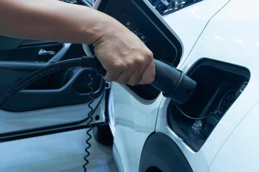 Past na elektromobily prošla. První velký trh je dodatečně zdaní, prý je to spravedlivější