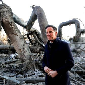 Kyjev sevřený ledem, teplárna leží v troskách