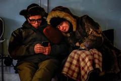 Kyjev sevřený ledem, teplárna leží v troskách