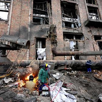 Kyjev sevřený ledem, teplárna leží v troskách