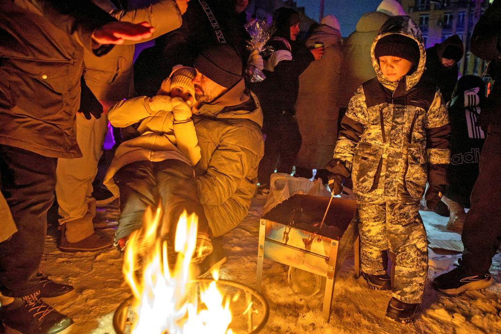 Kyjev sevřený ledem, teplárna leží v troskách