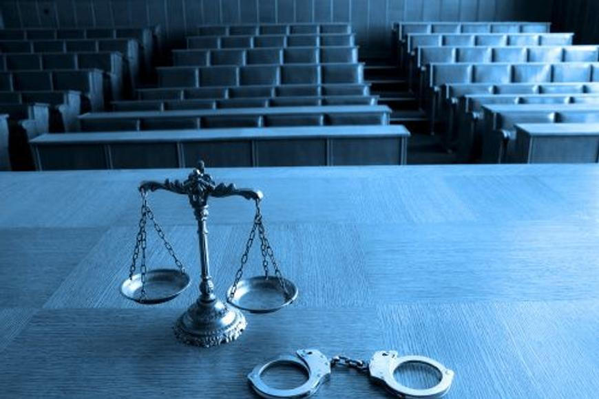 Soud potvrdil 24 let za pokus o vraždu muži, který polil ženu benzinem a zapálil