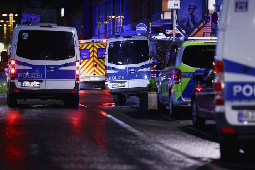 Přijeli, zmlátili je a odjeli. Vesnice zažila místo oslavy „neskutečnou brutalitu“