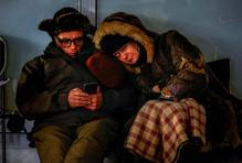 Kyjev sevřený ledem, teplárna leží v troskách