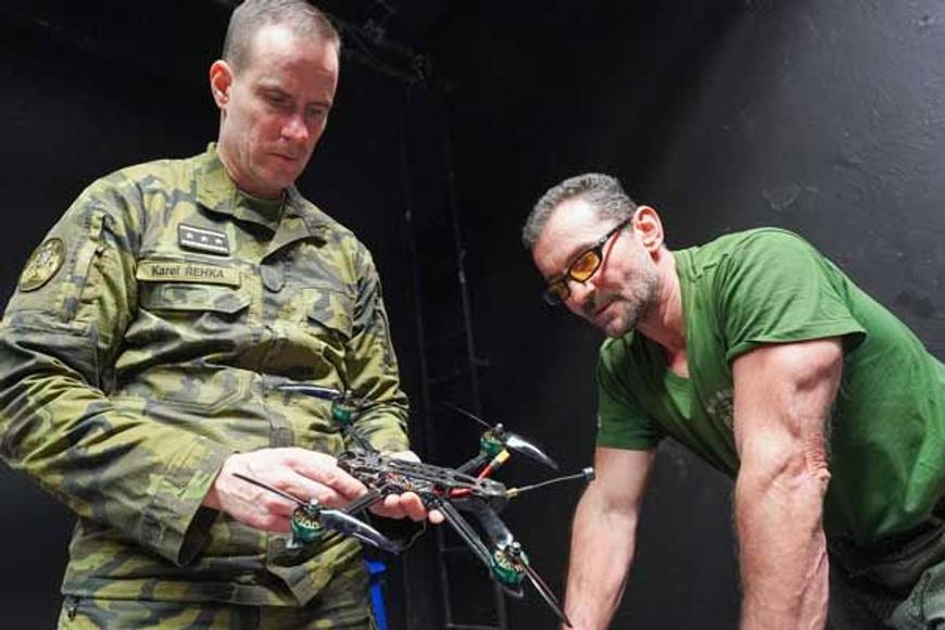 „Hraničí to s obsesí.“ Poslanec ANO čelí žalobě, měl lhát kolem dronů Nemesis