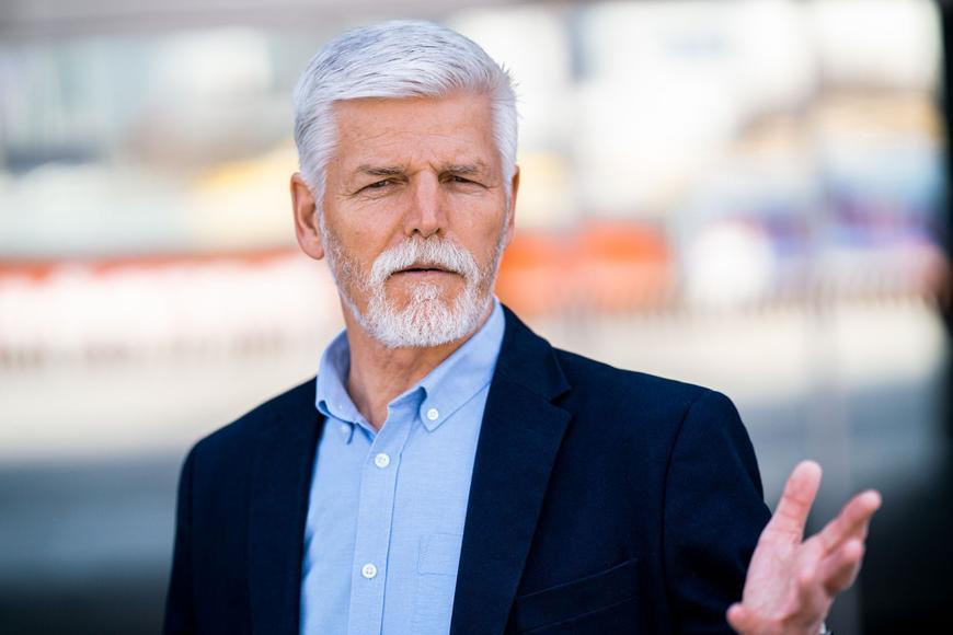 Babiš v defenzivě. Hrad mu kvůli obranným výdajům hrozí, že příště rozpočet zablokuje