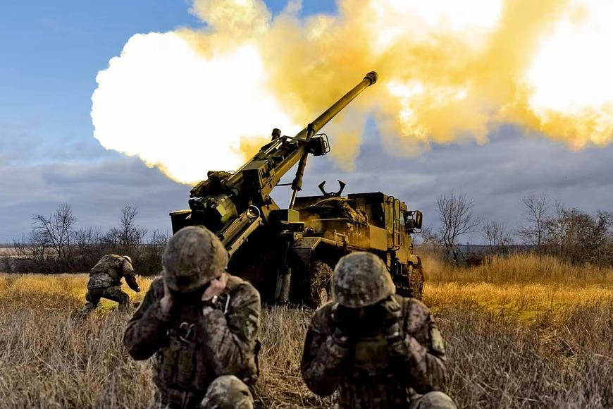 Sci-fi u Pokrovsku. Ukrajinci testují skelet, který nebývale posiluje lidské tělo