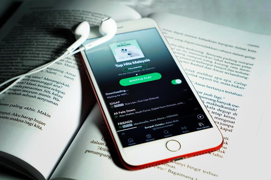 Švédská streamovací služba Spotify začne uživatelům prodávat tištěné knihy