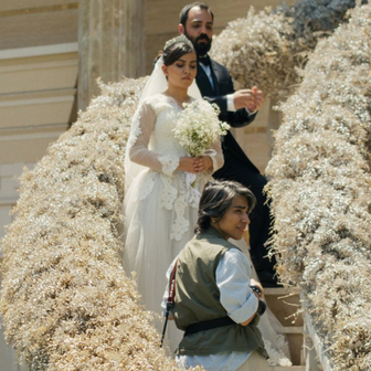 Thrillerové drama s prvky černé grotesky s názvem Drobná nehoda bylo oceněno Zlatou palmou z festivalu v Cannes 2025 a dvěma nominacemi na Oscara. Režisérem i autorem scénáře je Džafar Panahí.