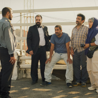 Thrillerové drama s prvky černé grotesky s názvem Drobná nehoda bylo oceněno Zlatou palmou z festivalu v Cannes 2025 a dvěma nominacemi na Oscara. Režisérem i autorem scénáře je Džafar Panahí.