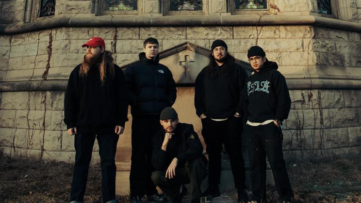 Americká hardcore punková kapela Knocked Loose vznikla v roce 2013.