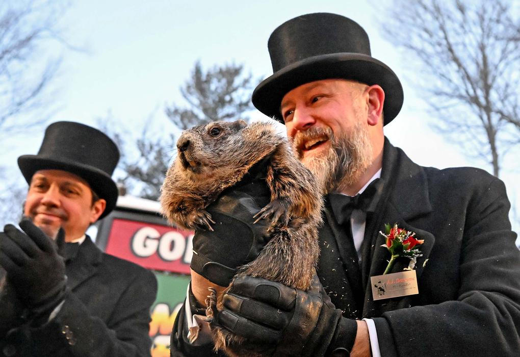Škoda tyhle fotky minout: demonstrace za milion, prorok počasí nebo princ štvancem