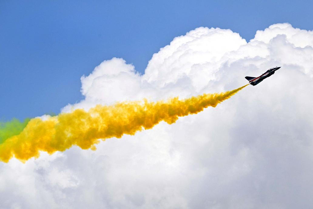 Škoda tyhle fotky minout: demonstrace za milion, prorok počasí nebo princ štvancem