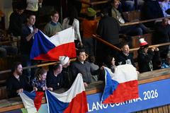 Čeští fanoušci na curlingu během ZOH 2026