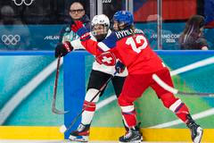 Nicole Vallariová a Klára Hymlarová v zápase ZOH 2026 Česko - Švýcarsko