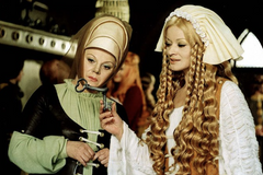 Jana Brejchová jako královna Eliška Pomořanská v Noci na Karlštejně.