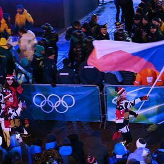 Českou výpravu přivedl při slavnostním zahájení na milánský stadion San Siro hokejista David Pastrňák.