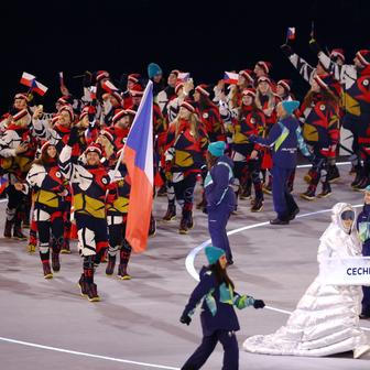 Nástup českých olympioniků v Miláně, v čele vlajkonoš David Pastrňák