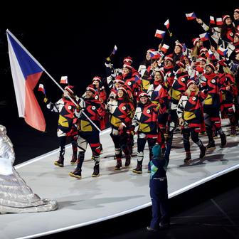 Nástup českých olympioniků v Miláně, v čele vlajkonoš David Pastrňák